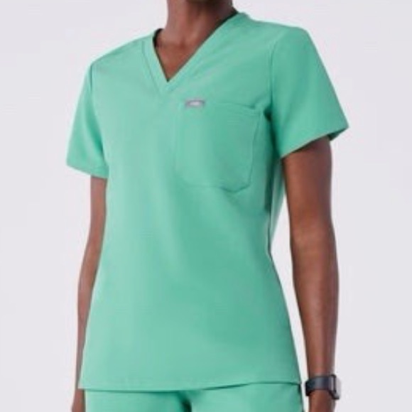 Figs Tops - Figs Surgical Green Short Sleeve V-Neck Scrub Top